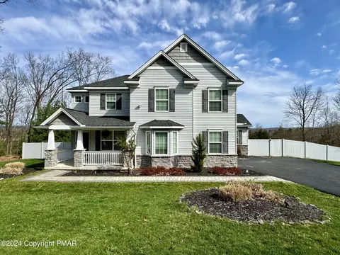 186 Godfreys Gate, Stroudsburg, PA 18360