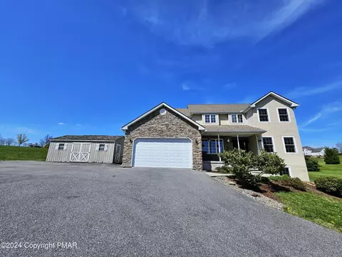 1039 Mill Rd, Pen Argyl, PA 18072