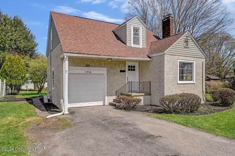1714 N 5th St, Stroudsburg, PA 18360