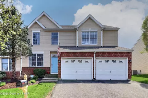 2318 Fox Meadow Dr, Allentown, PA 18104