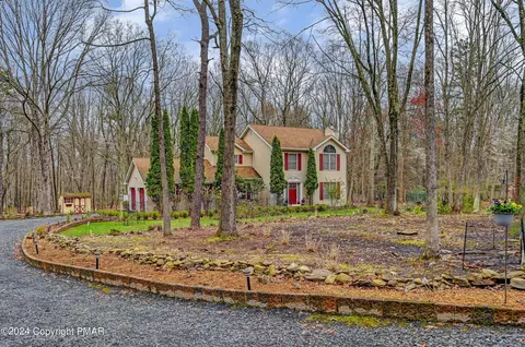 336 Pin Oak Rd, Stroudsburg, PA 18360