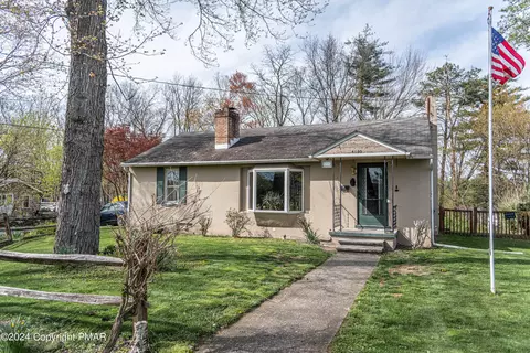 4430 Crescent St, Stroudsburg, PA 18360