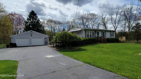 21 Ramblewood Dr, Bangor, PA 18013
