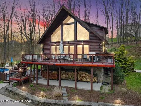 461 Swartz Valley Rd, Spring Brook, PA 18444