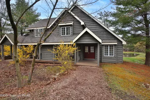346 Snow Ridge Cir, Lake Harmony, PA 18624