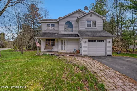 2405 Mohr Pl, Pocono Summit, PA 18346
