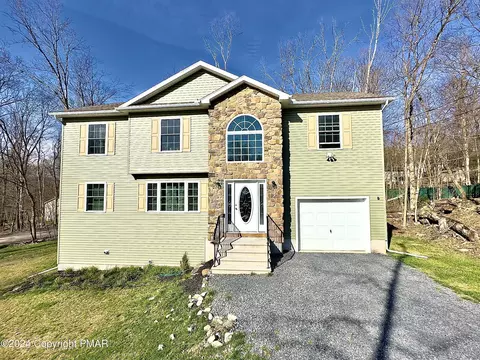 1532 Sugar Maple Ln, East Stroudsburg, PA 18302