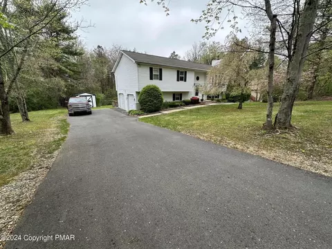 114 Comanche Pines Rd, Effort, PA 18330