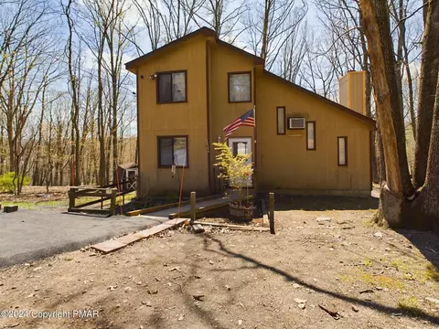 36 Hilltop Cir, East Stroudsburg, PA 18302