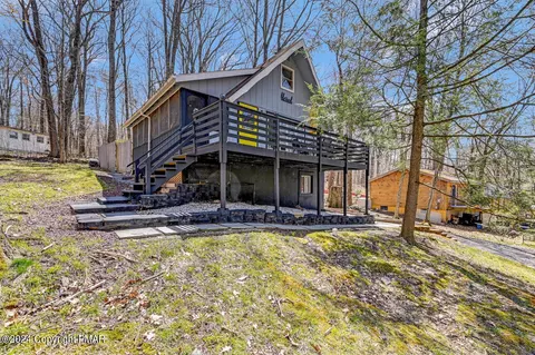 156 Owassa Dr, Pocono Lake, PA 18347