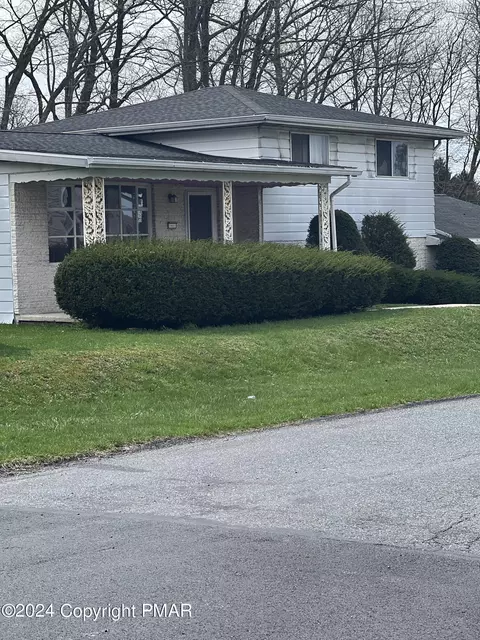 300 S Spencer St, Frackville, PA 17931