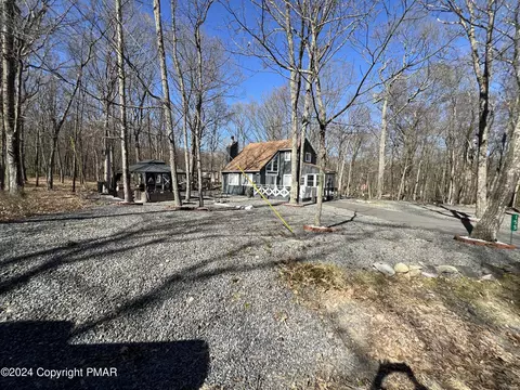 155 Sparrow Loop, Bushkill, PA 18324 photo 24