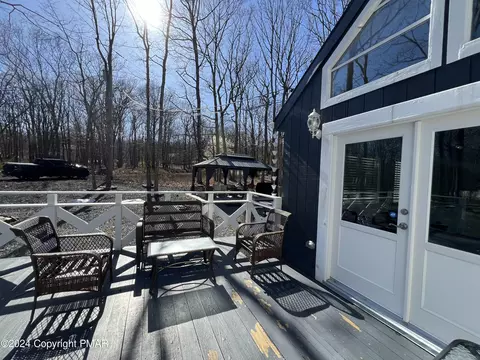 155 Sparrow Loop, Bushkill, PA 18324 photo 22