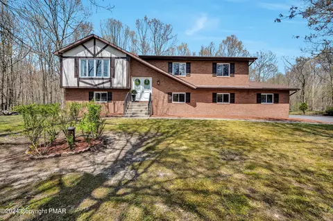 182 Besecker Dr, East Stroudsburg, PA 18302