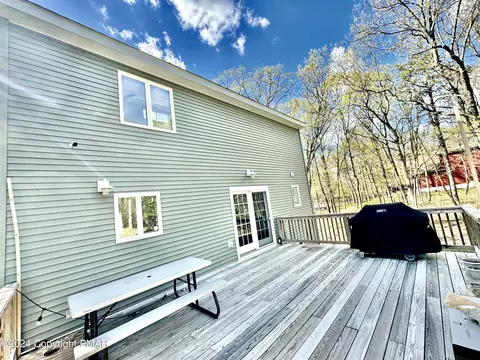 225 Whippoorwill Dr, Bushkill, PA 18324 photo 32