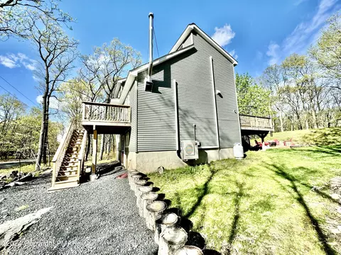 225 Whippoorwill Dr, Bushkill, PA 18324 photo 41