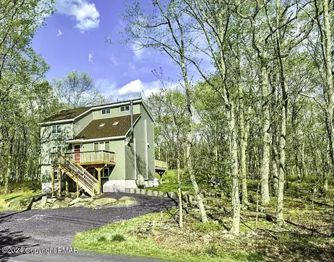 225 Whippoorwill Dr, Bushkill, PA 18324 photo 2