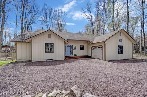312 Gross Dr, Pocono Pines, PA 18350
