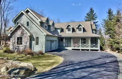 39 Watawga Way W, Gouldsboro, PA 18424