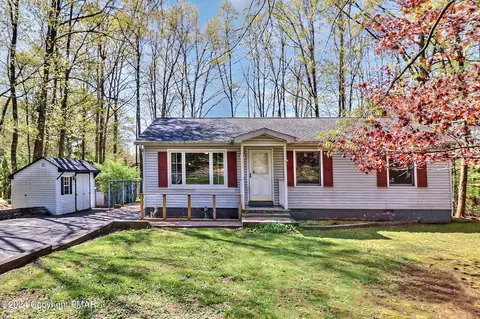 8629 Robinhood Dr, Kunkletown, PA 18058