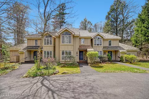 317 Chickagami Ln, Pocono Pines, PA 18350