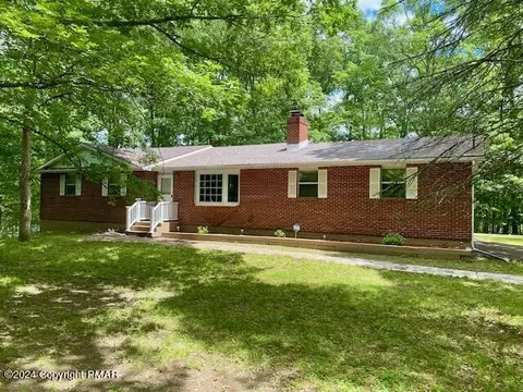2131 Knob Hill Cir, East Stroudsburg, PA 18302