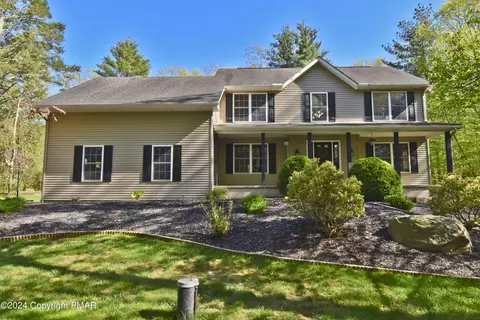 304 Cherry Lane Rd, Bartonsville, PA 18321
