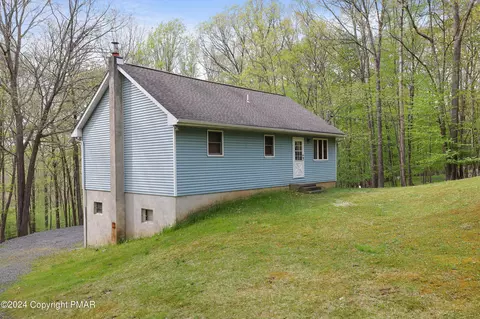 341 Rose Marie Ln, East Stroudsburg, PA 18302