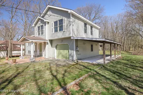 1728 Clover Rd, Long Pond, PA 18334