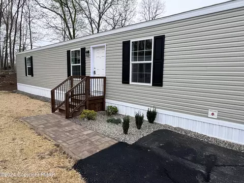 157 S Lower Phme Dr, East Stroudsburg, PA 18302