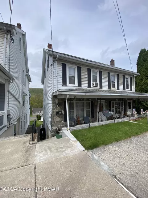 154 E Catawissa St, Nesquehoning, PA 18240