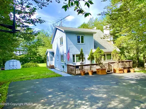 3429 Stag Ln, Tobyhanna, PA 18466