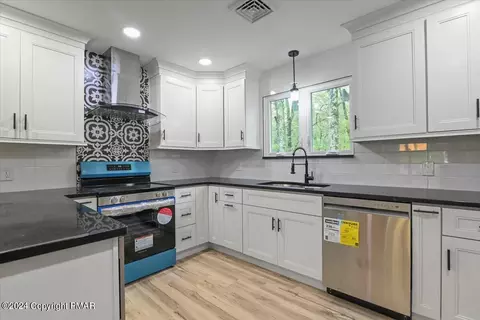 171 Davis Cir, Bushkill, PA 18324 photo 7