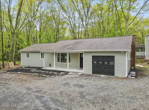 171 Davis Cir, Bushkill, PA 18324 photo 4
