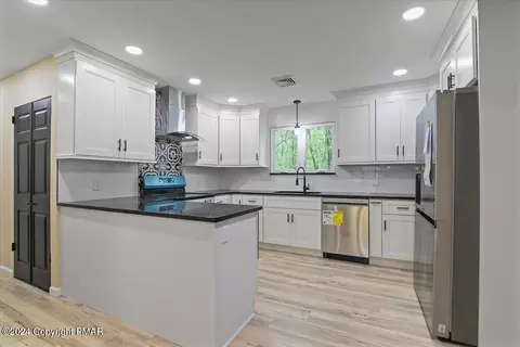 171 Davis Cir, Bushkill, PA 18324 photo 9