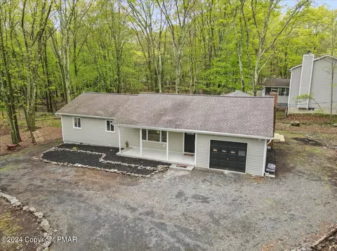 171 Davis Cir, Bushkill, PA 18324 photo 5