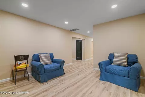 171 Davis Cir, Bushkill, PA 18324 photo 15
