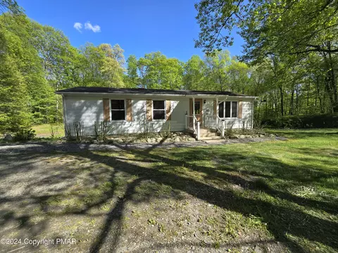 2385 Valley View Dr, Bangor, PA 18013