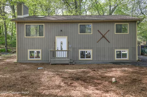 1132 S Lake Of The Pines Blvd, East Stroudsburg, PA 18302