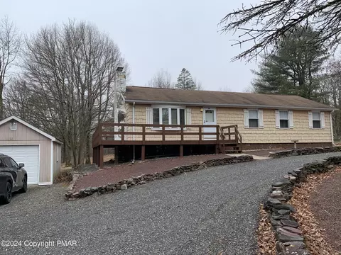 39 Quincy Ln, Albrightsville, PA 18210