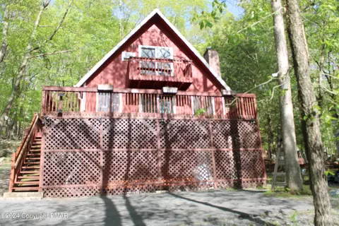 6359 Decker Rd, Bushkill, PA 18324