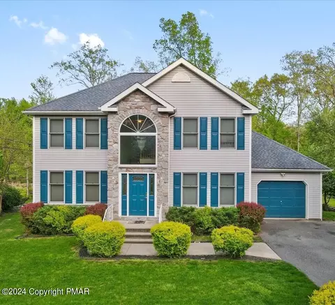 229 Spicebush Dr, East Stroudsburg, PA 18301