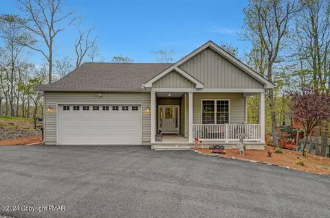 3306 Stonehenge Dr, East Stroudsburg, PA 18301