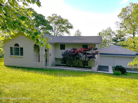 155 Skyview Cir, Sciota, PA 18354