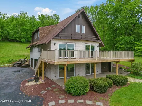 7726 Herstra Ct, New Tripoli, PA 18066