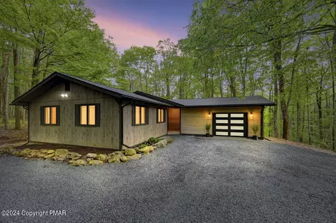 140 Cardinal Dr, Clifton Township, PA 18424