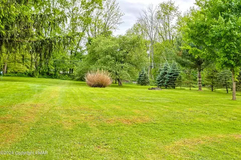 1884 Reading Dr, Bethlehem, PA 18015 photo 28
