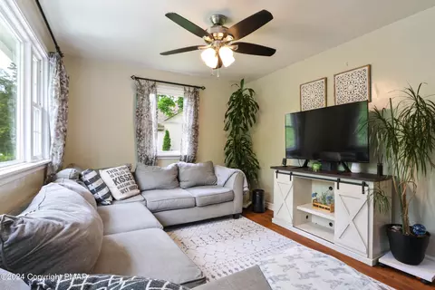 1884 Reading Dr, Bethlehem, PA 18015 photo 9