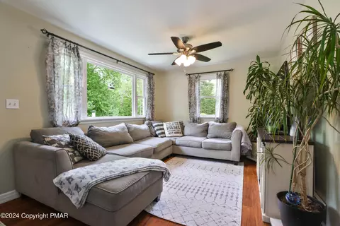 1884 Reading Dr, Bethlehem, PA 18015 photo 10