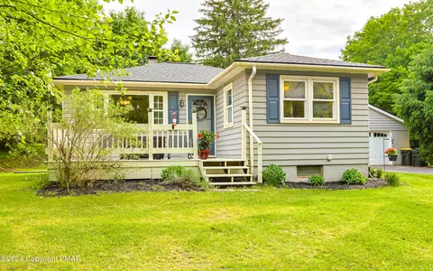 1884 Reading Dr, Bethlehem, PA 18015